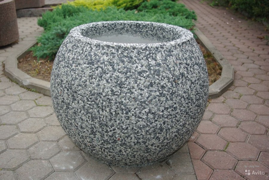 Ваза уличная из бетона