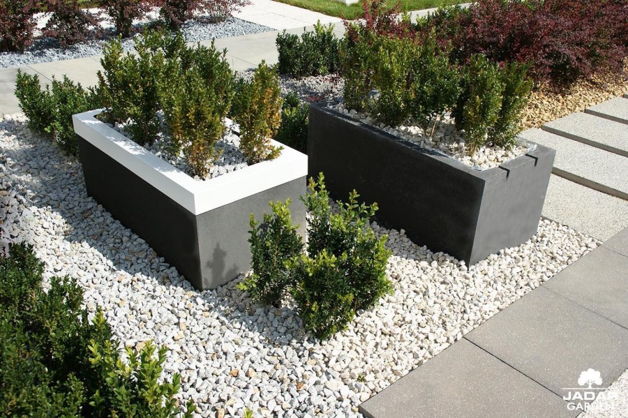 Бетонные клумбы
