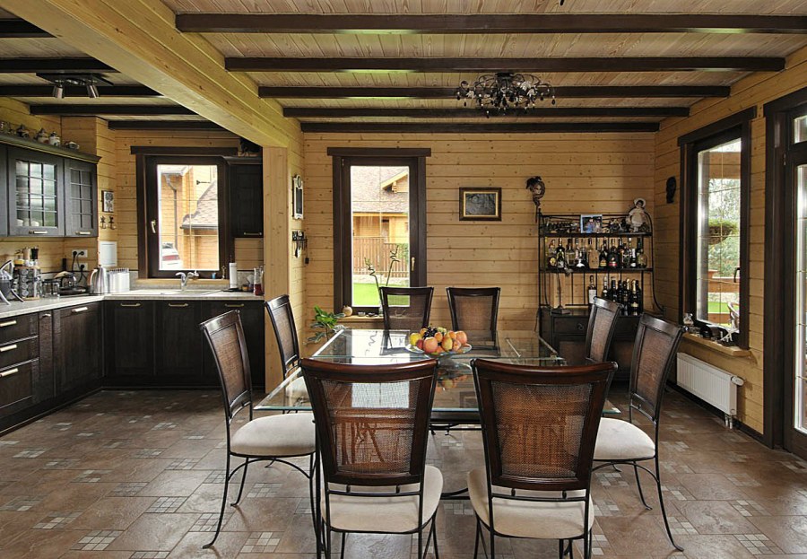 Кухня в бревенчатом доме