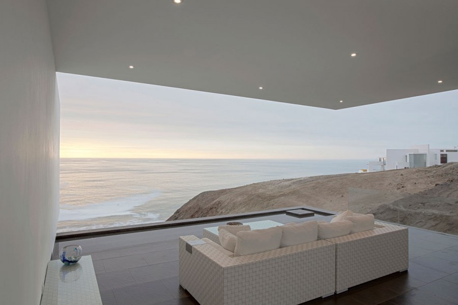 Дом на берегу Тихого океана