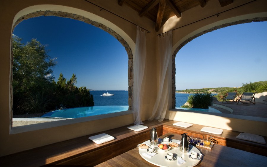 Вид из виллы на море