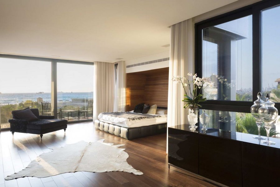 Дом на берегу Средиземного моря