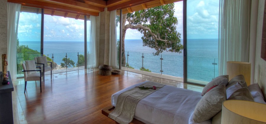 Дом на берегу моря вид из окна