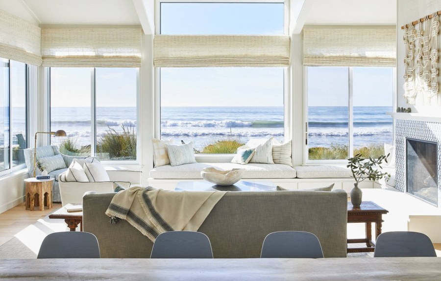 Панорамные окна на море