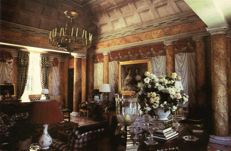 Ренцо Монджардино декоратор