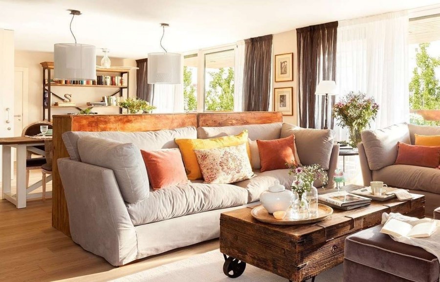Уютная гостиная в теплых тонах