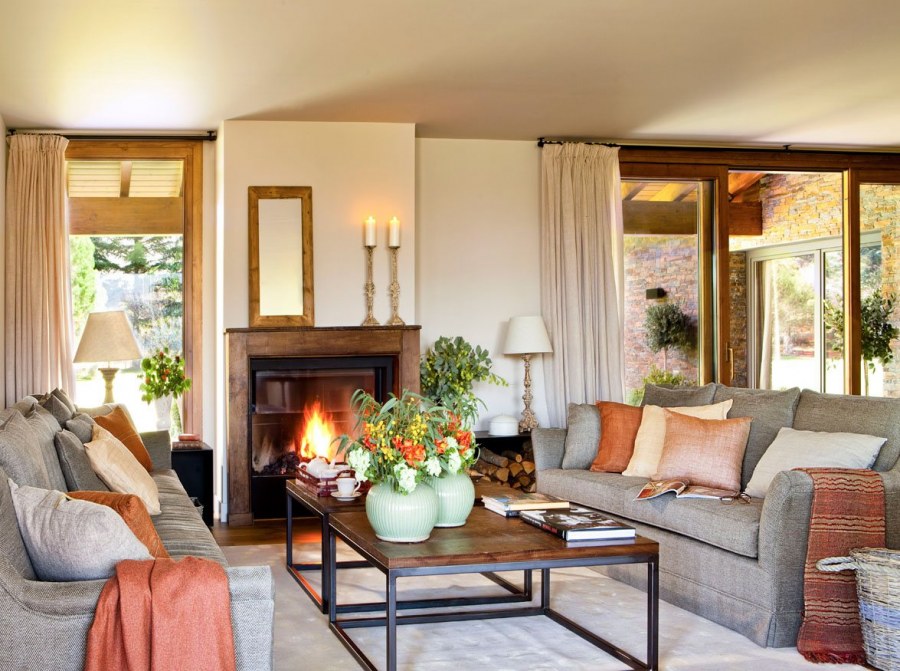 Уютная гостиная с камином