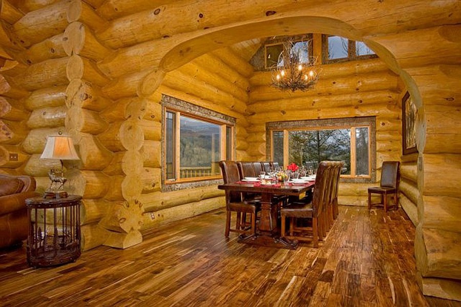 Современный деревянный интерьер