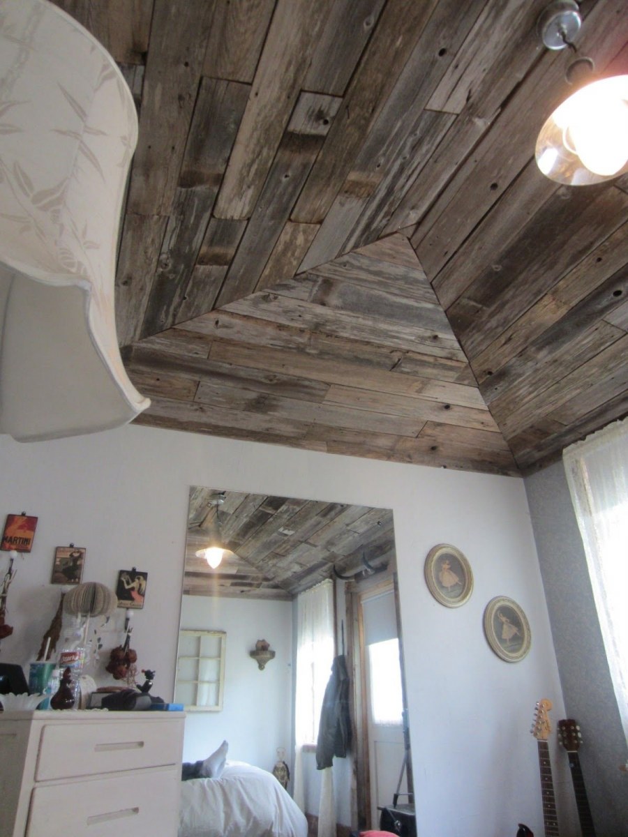 Потолок из амбарной доски