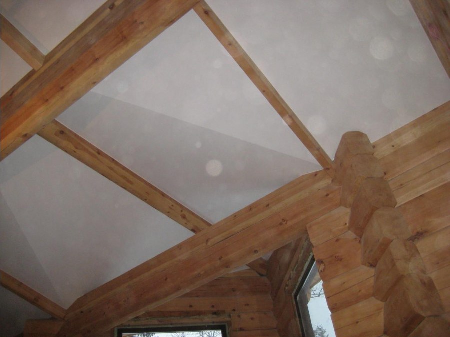 Подвесной потолок в срубе