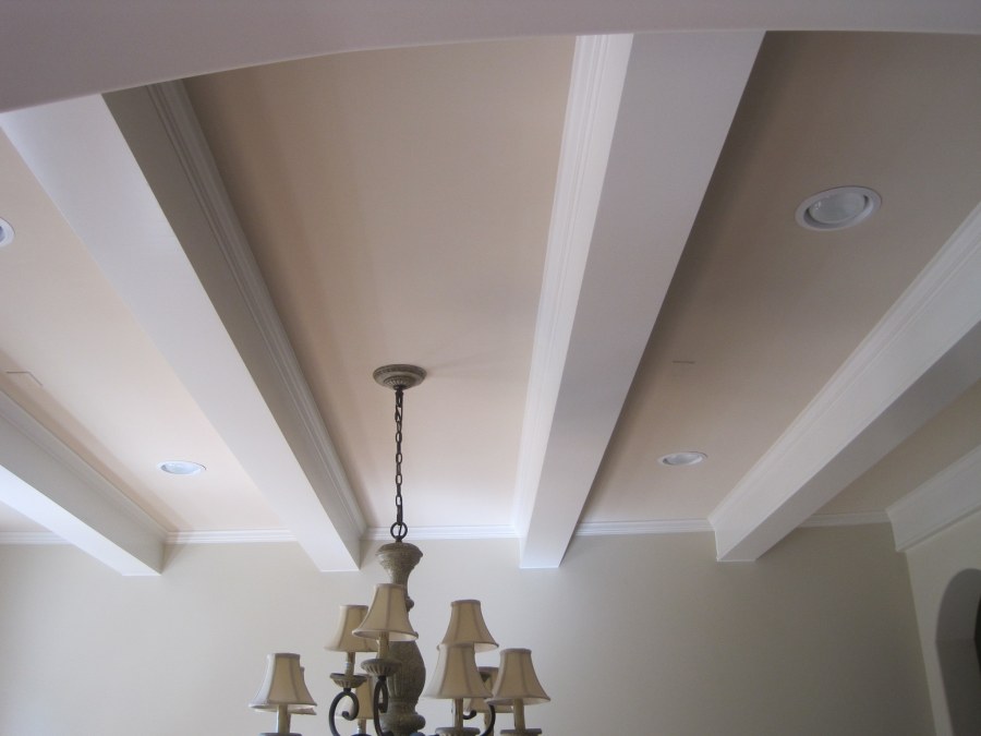 Подвесной потолок с балками