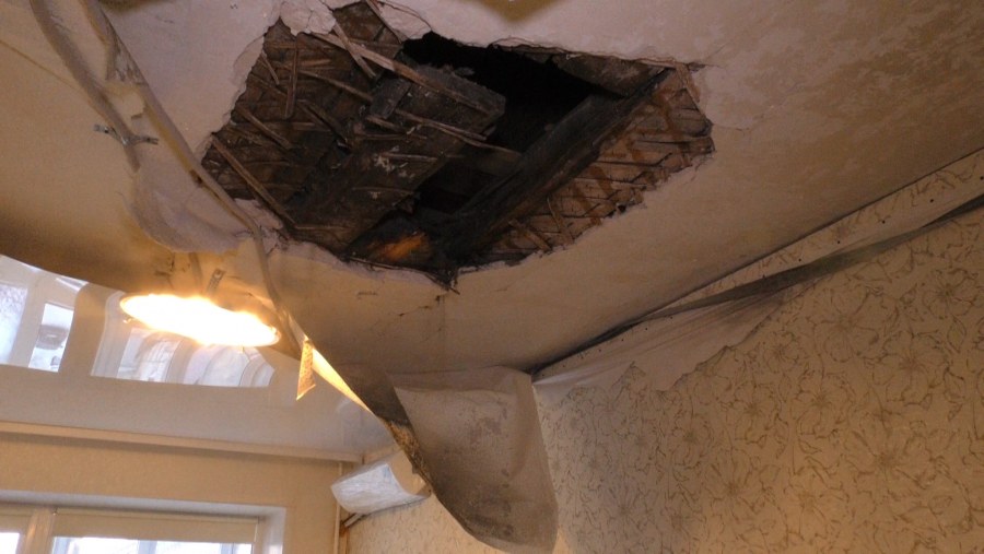 Провалился потолок в квартире
