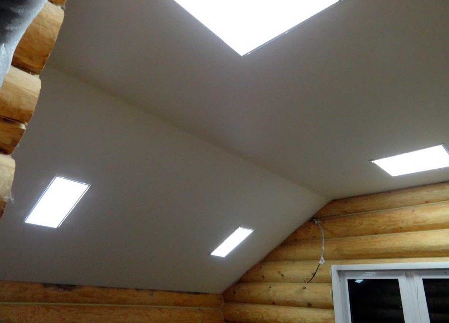 Тканевый потолок в деревянном доме