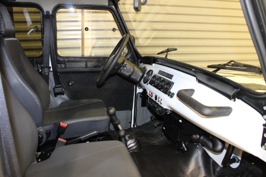 УАЗ 469 торпеда салона