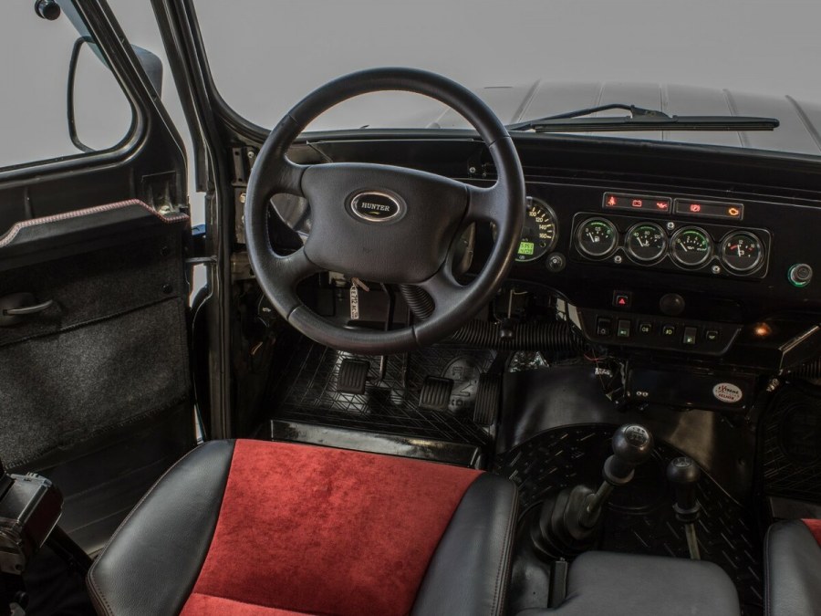 UAZ Hunter салон