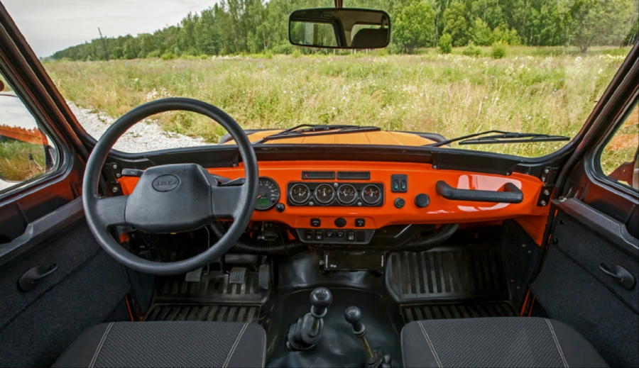 UAZ Hunter салон
