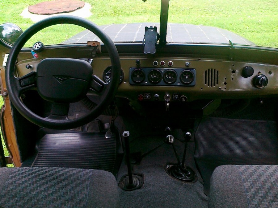 УАЗ Хантер 2011 года салон