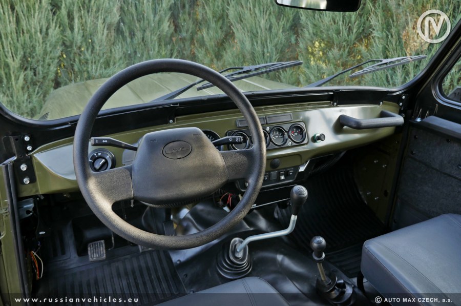 УАЗ Хантер 2010 года салон