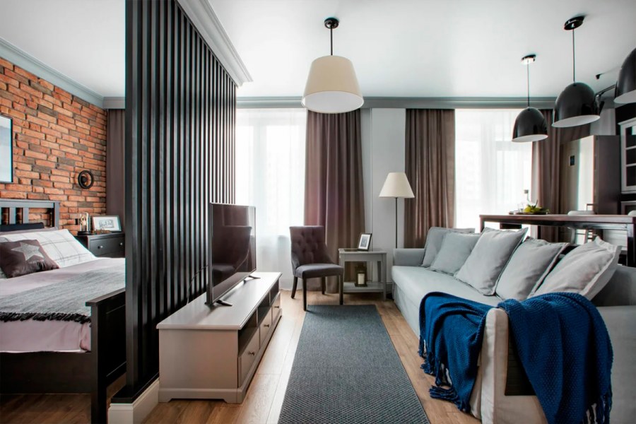 Зонирование студии с двумя окнами