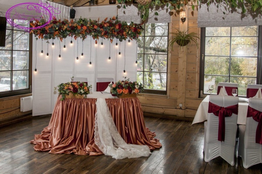 Осенний декор свадебного зала