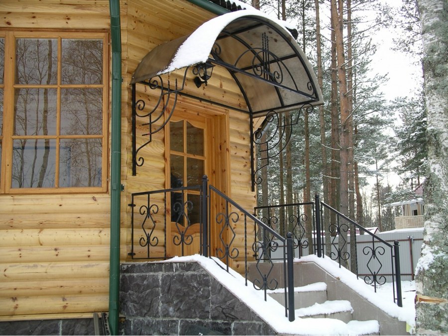 Навес над крыльцом