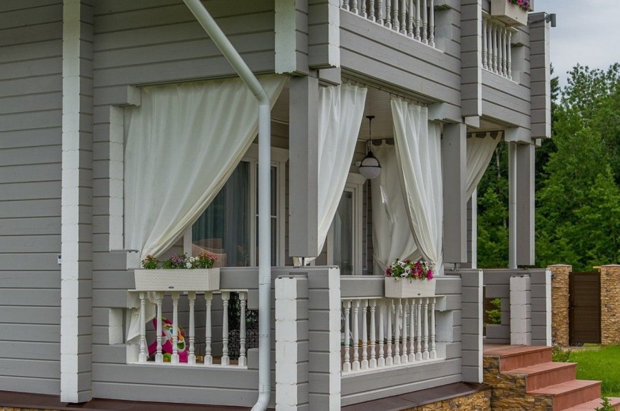 Терраса с колоннами