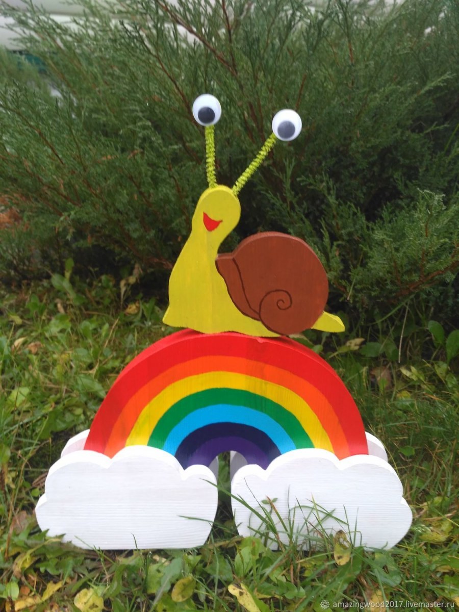 Деревянные фигуры на забор