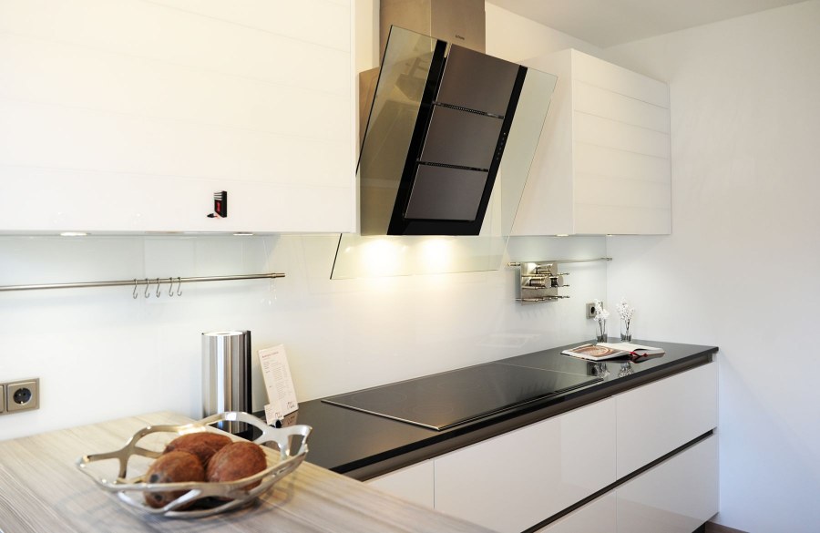 Каминная вытяжка Gutmann Vertica 525 w 90 IX