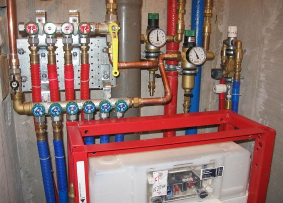 Коллекторный узел для холодного водоснабжения Рехау