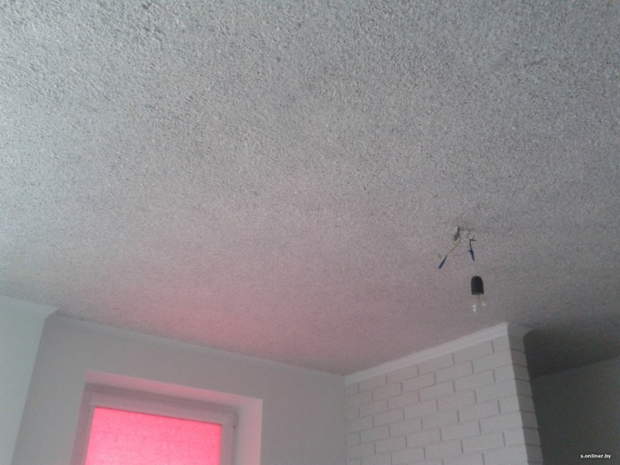 Венецианская штукатурка короед в прихожей