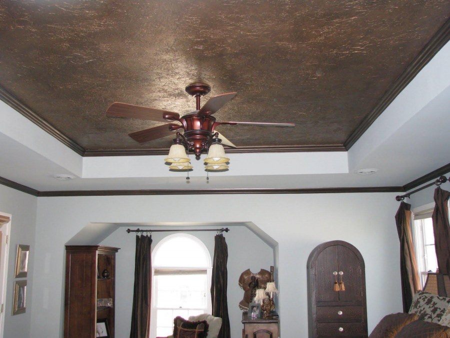 Отделка потолка жидкими обоями