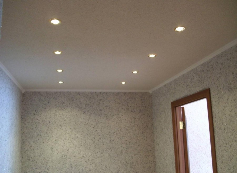 Декоративная отделка потолка