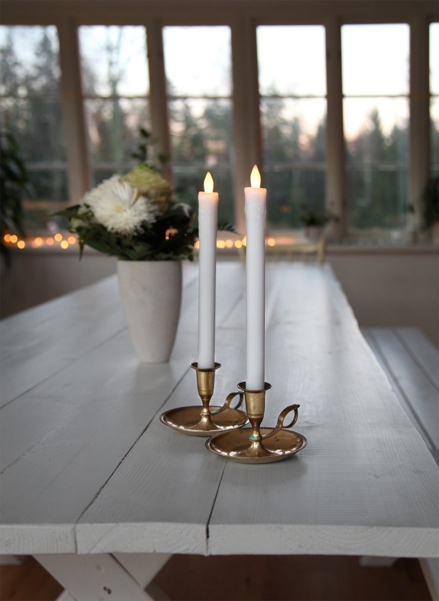 Свеча в подсвечнике