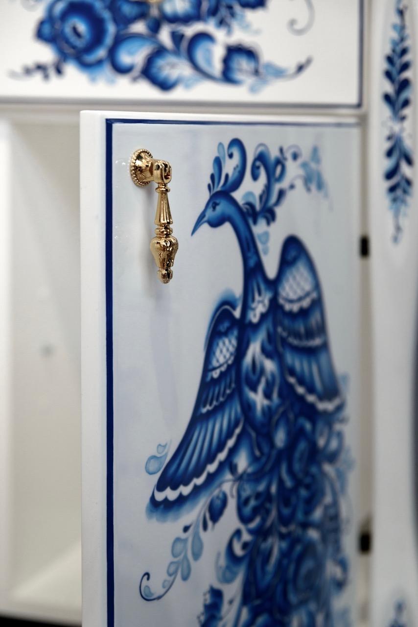 Роспись мебели под Гжель