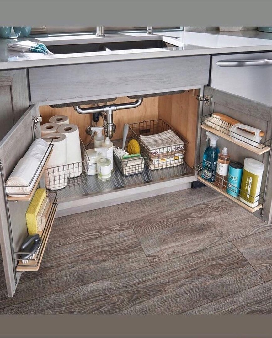 Пространство под мойкой