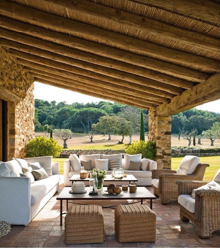Патио в итальянском стиле пергола