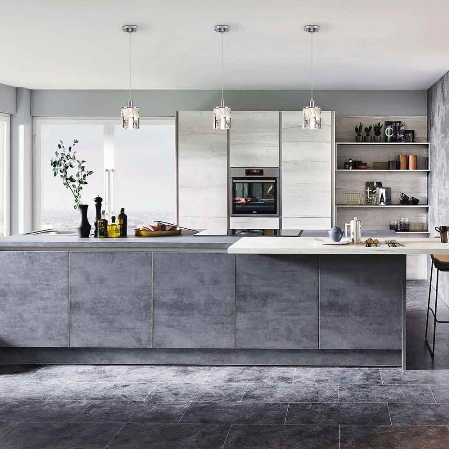 Уличный стол из бетона