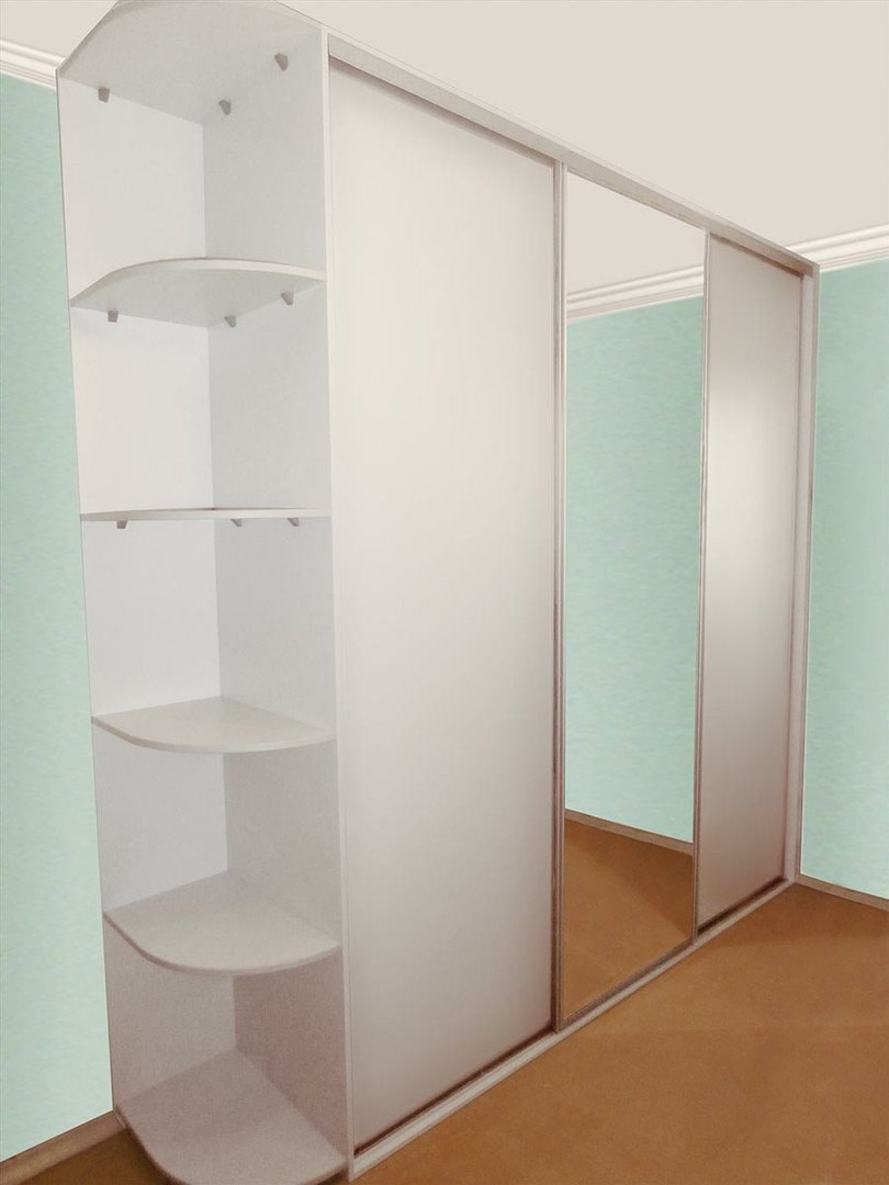 Шкаф купе с угловыми полками