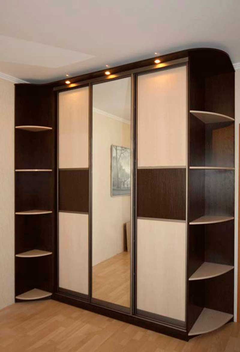 Шкаф купе с боковыми полочками