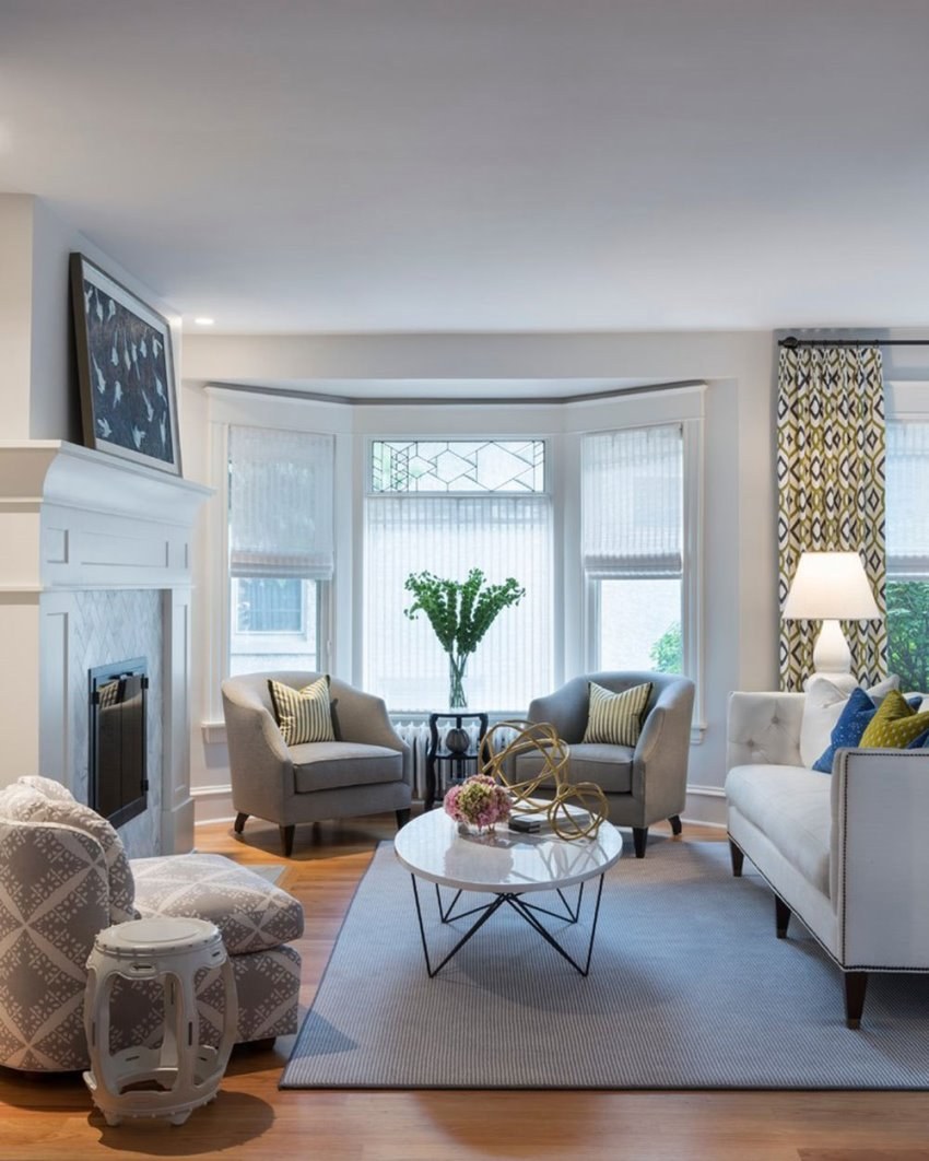 Гостиная с эркером интерьер