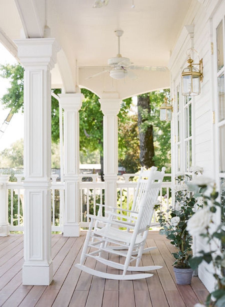 Веранда с колоннами