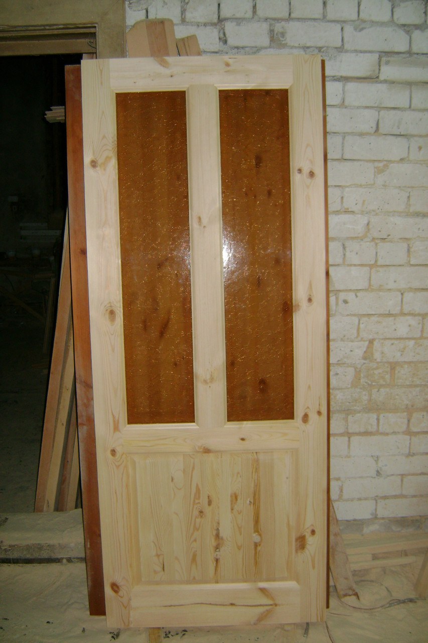 Двери филёнчатые деревянные