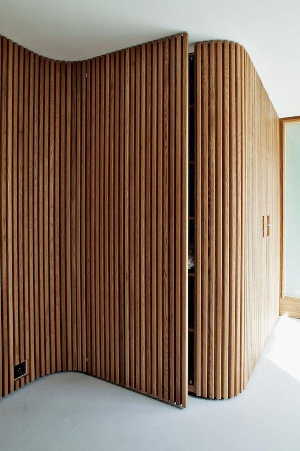 шкаф из деревянных реек