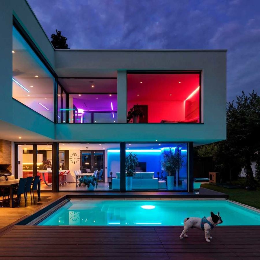 Дом с бассейном