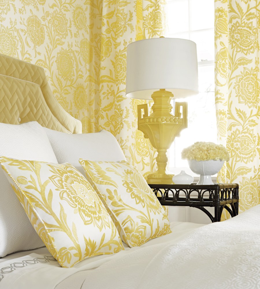 Светло желтая спальня