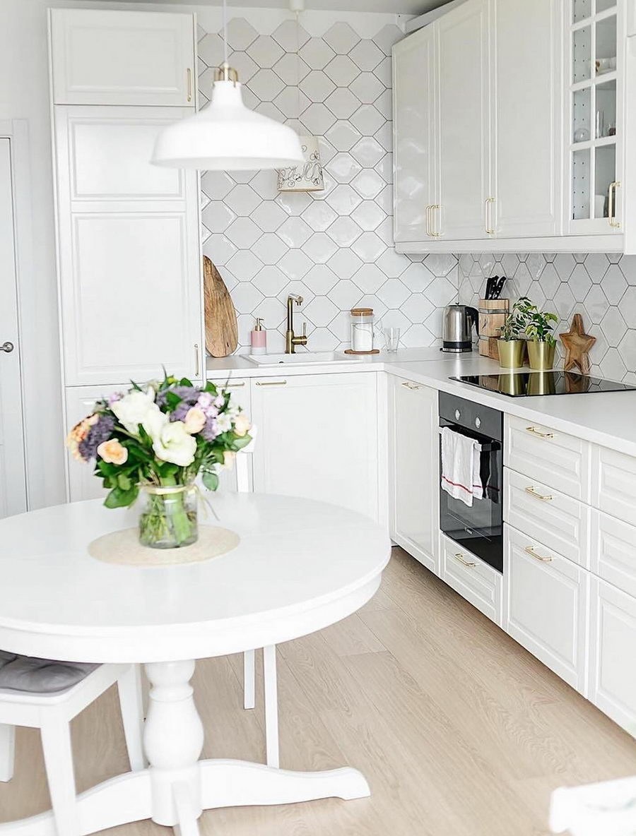 Икеа кухонный гарнитур белый с деревянной столешницей