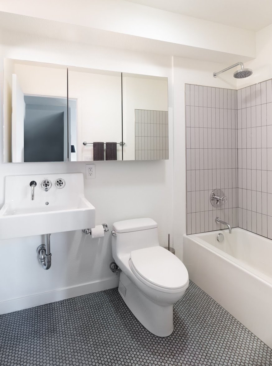 Белая ванная комната