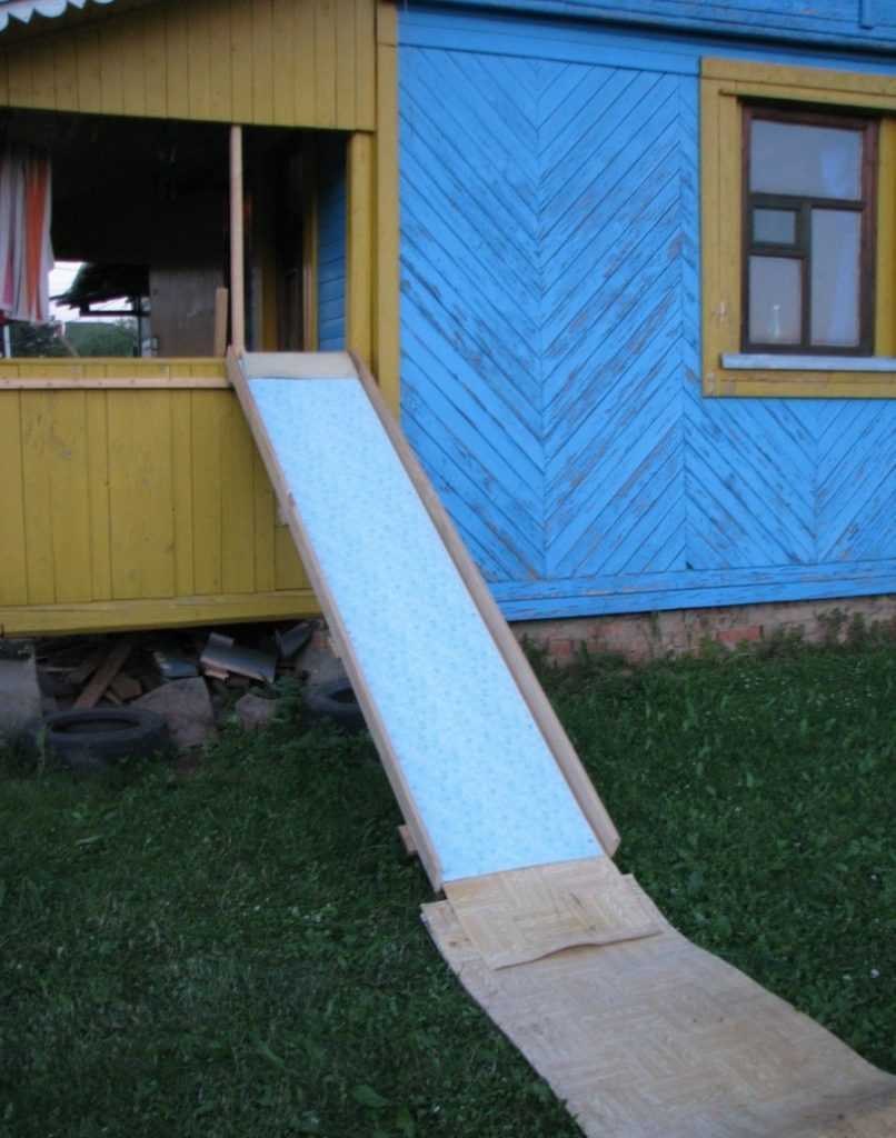 Детская горка из линолеума