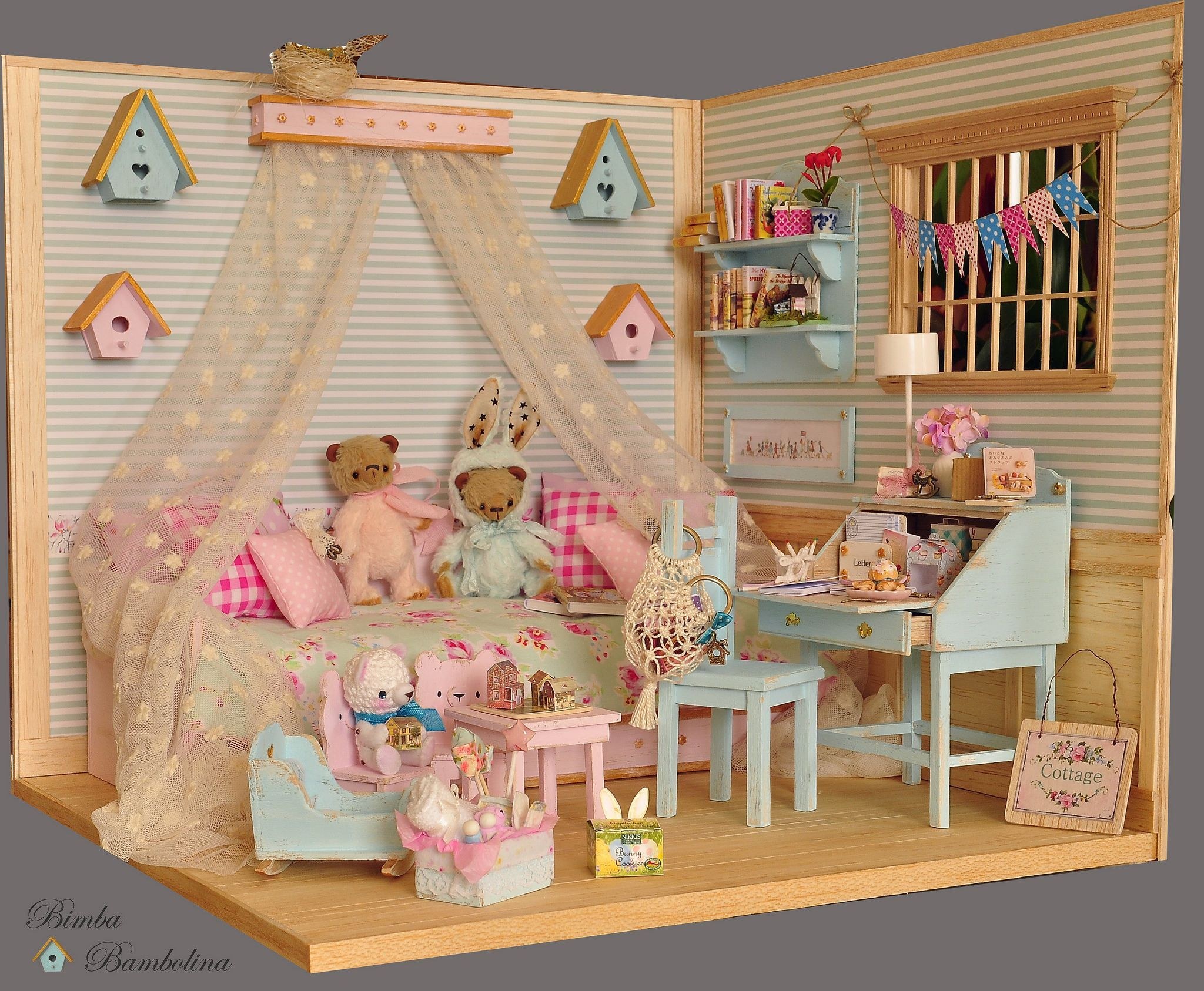 Кукольный домик комнаты
