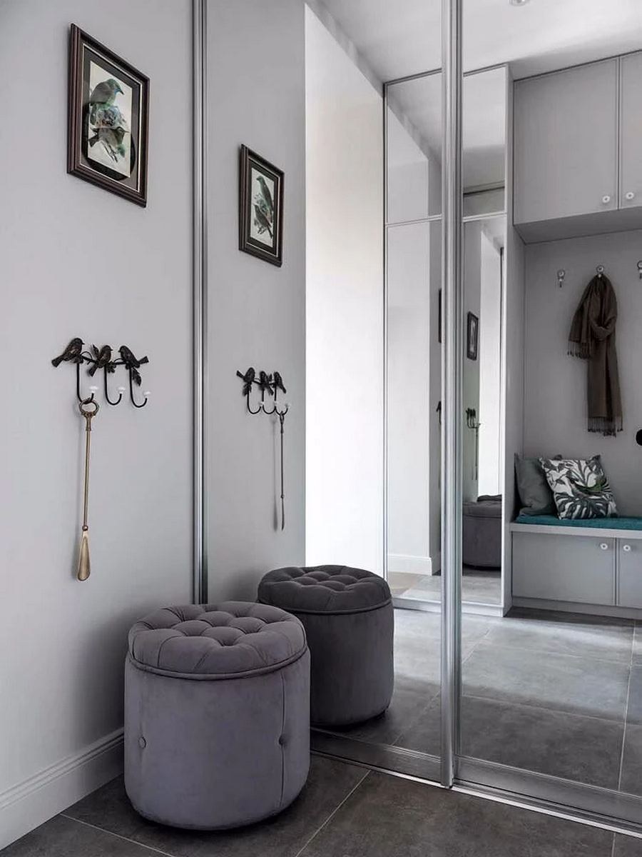 Маленькая квадратная прихожая